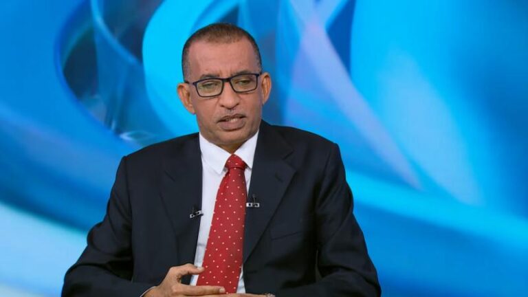 لقاء مع عمر الدقير- رئيس لجنة العلاقات الخارجية في المجلس المركزي لقوى الحرية والتغيير - YouTube - 0-1-03