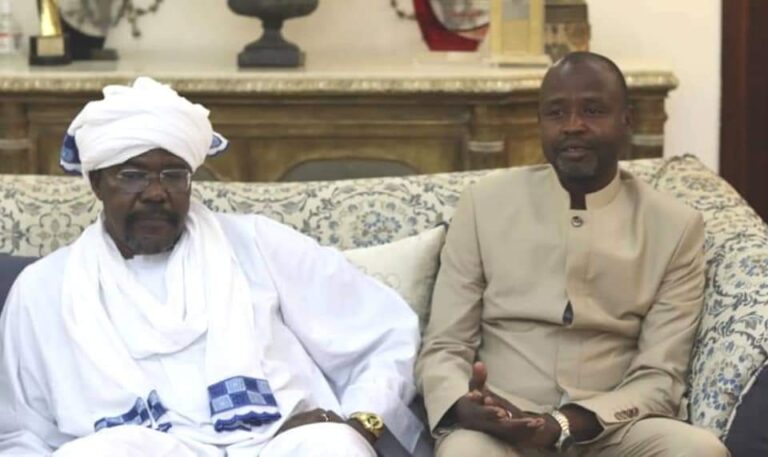 الهادي ادريس والطاهر حجر