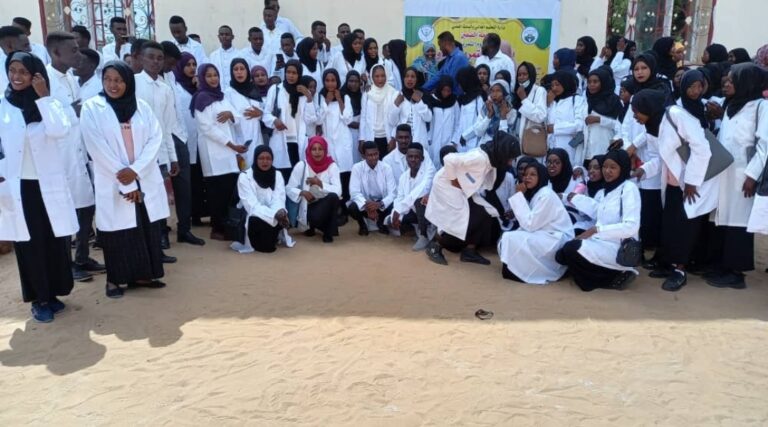 طلاب طب الضعين