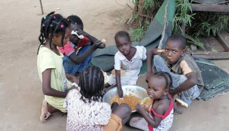 أطفال معرضون لخطر الموت في السودان