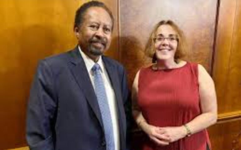 حمدوك ومولي في