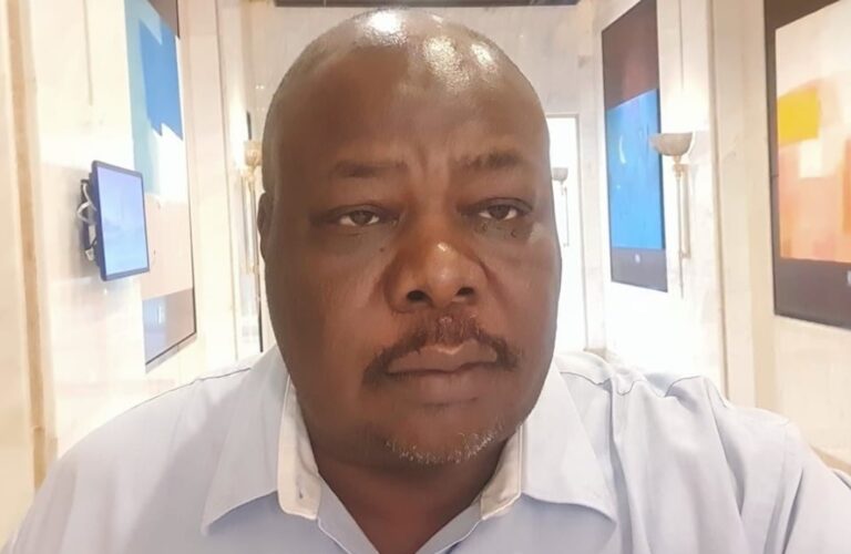 أشرف عبدالعزيز الصحفي