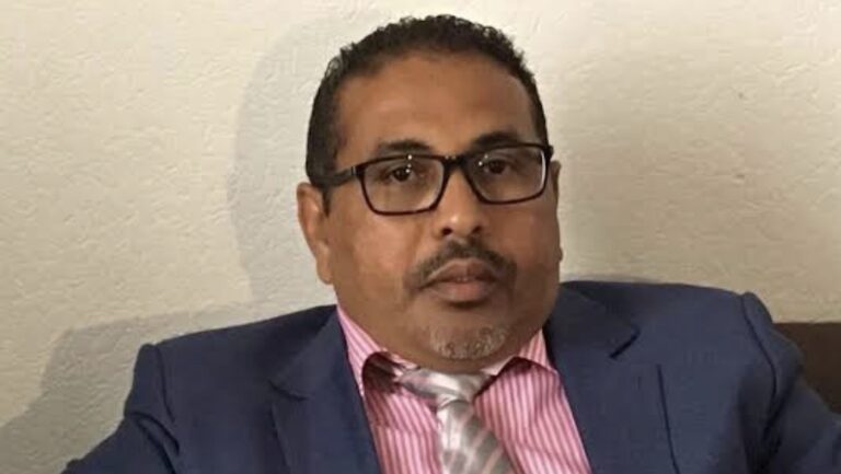 الأستاذ اسامة سعيد.