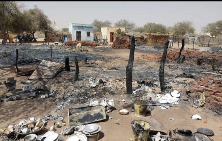 قصف معسكر أبو شوك