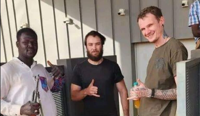 مرتزقة أجانب مع الجيش