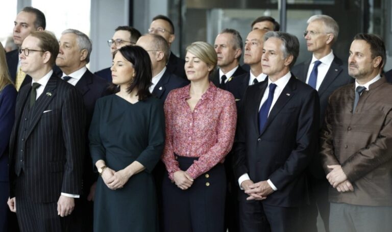 وزراء الخارجية في باريس