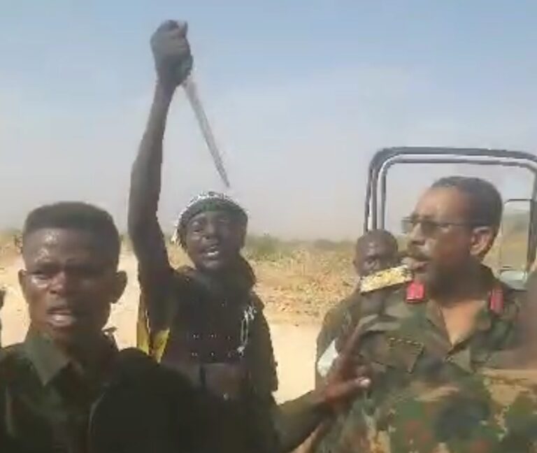 مجموعة تذبح مواطنين