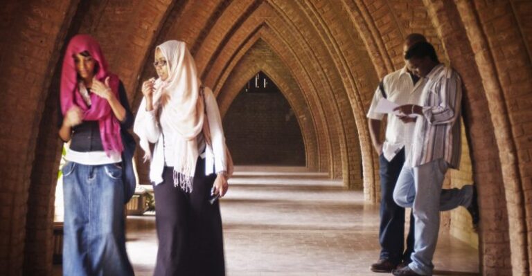 إغلاق كيان وهمي يروج للتعليم مع جامعات سودانية