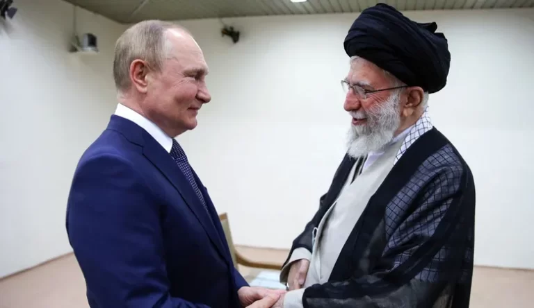 خامئني وبونن