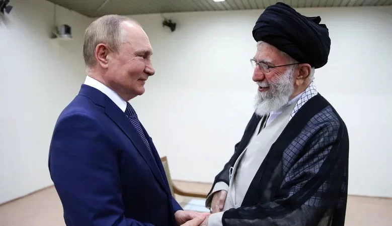 خامئني وبونن