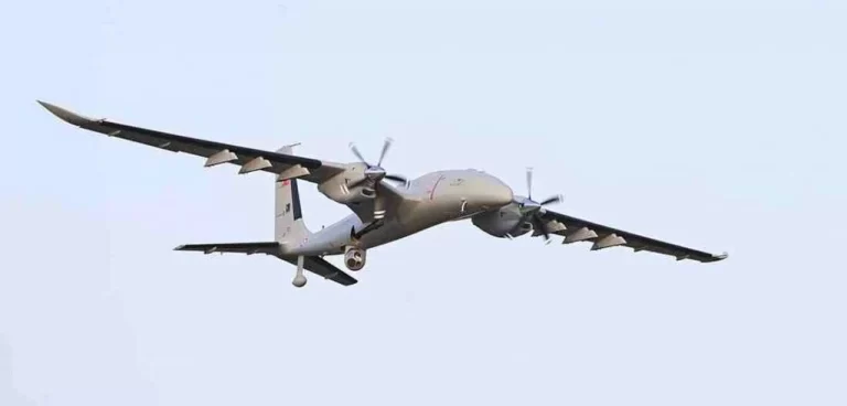 طائرة من طراز ( أقينجي – أكنجي)