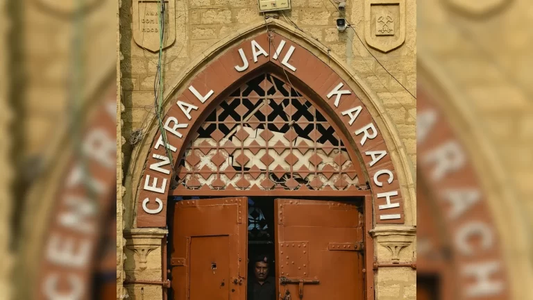 واحدة من أكبر عمليات الهروب.. فرار 200 سجين باكستاني