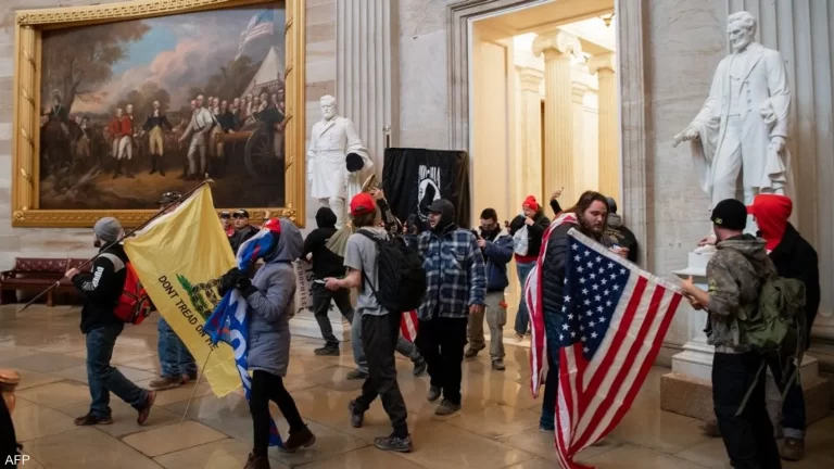 خطط لقتل شرطيين.. حكم رادع بحق أحد أنصار ترامب