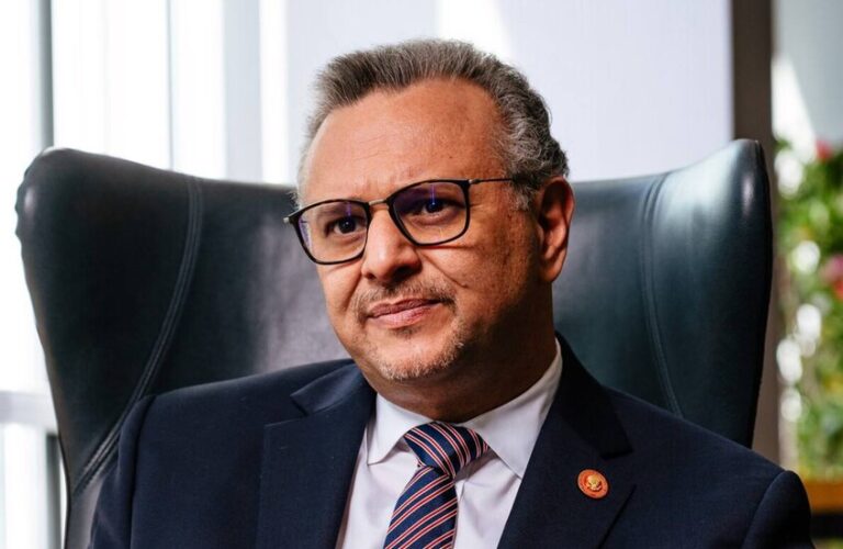 مستشار تؤامب