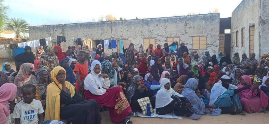 نيالا تشهد عودة تشغيل المطابخ الجماعية في جميع مراكز إيواء النازحين