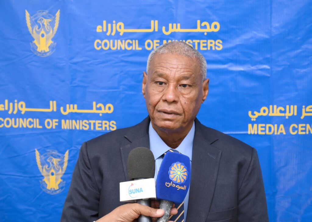 وزير الداخلية يستدعي قيادات مفوضية اللاجئين… مراجعة عاجلة