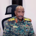 البرهان يعيد تشكيل هرم الجيش بقرارات إحالة وترقيات واسعة في القيادات العليا