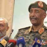 البرهان يهاجم “شبكة أطباء السودان” ويتهمها بالتخابر خلال الحرب ويثير عاصفة جدل واسعة