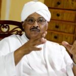  مبارك الفاضل يحذر من التصعيد مع إثيوبيا وينتقد “الكيزان” متهماً إياهم بإدارة السياسة بمنطق العنتريات
