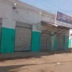 جبايات مليونية تشل السوق الشعبي بعطبرة .. إغلاق شامل للمتاجر وإضراب احتجاجي للتجار