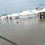 الأمطار تعمق مأساة السودان .. غرق مخيمات النازحين ومفوضية اللاجئين تحذر من تهديد يواجه 6.9 مليون نازح