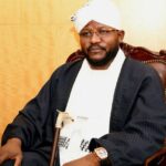 السلطان أحمد علي دينار يهنئ متفوقي الشهادة ويؤكد: لن نقبل أن يدفع أبناؤنا ثمن الحرب بحرمانهم من التعليم